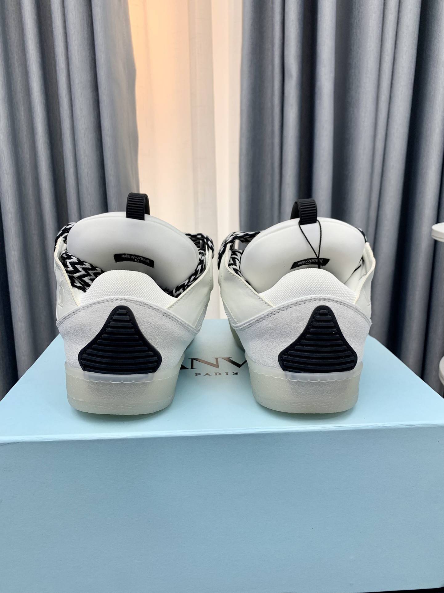 LA*N Sneaker