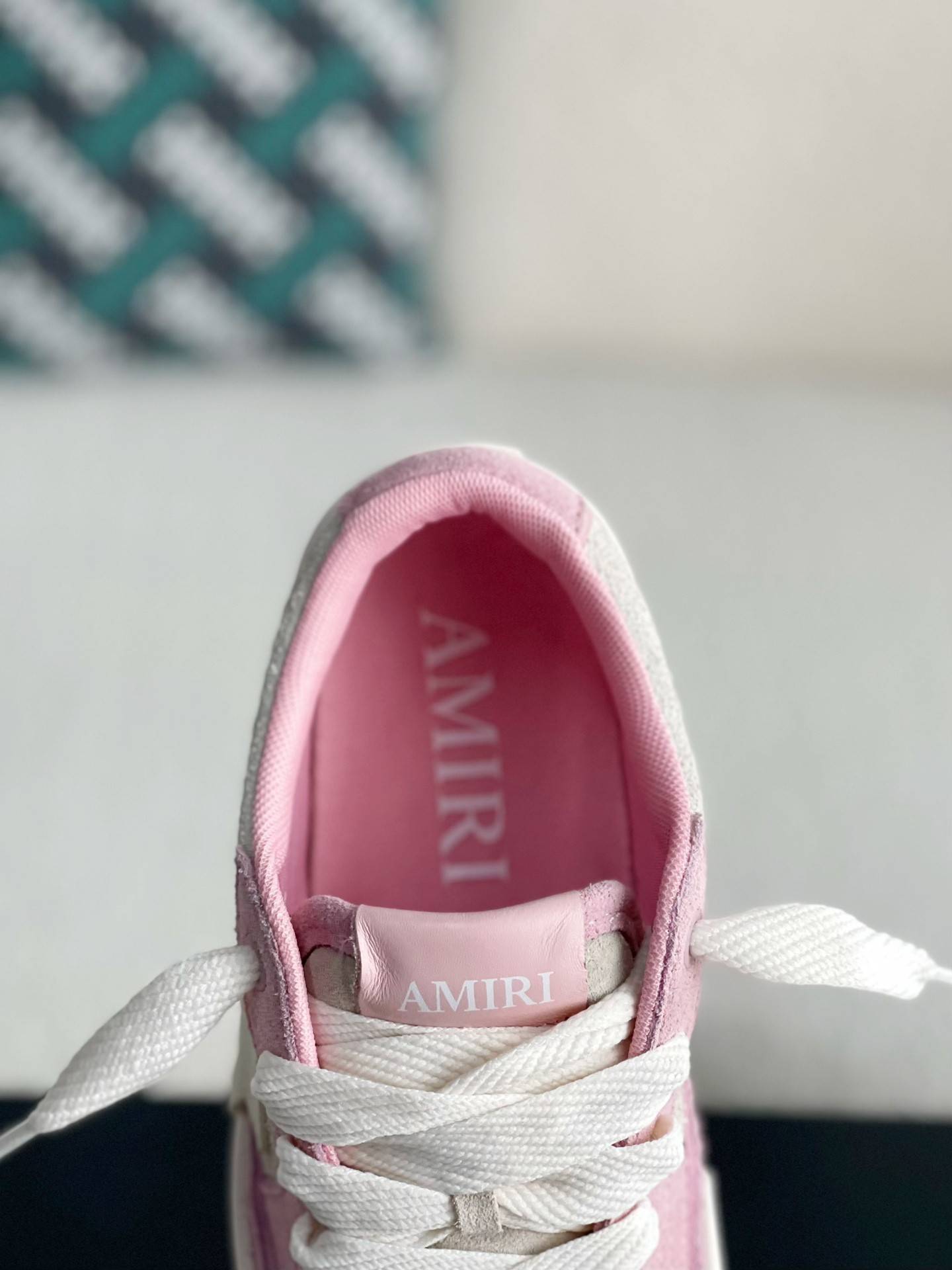 A*RI Sneakers