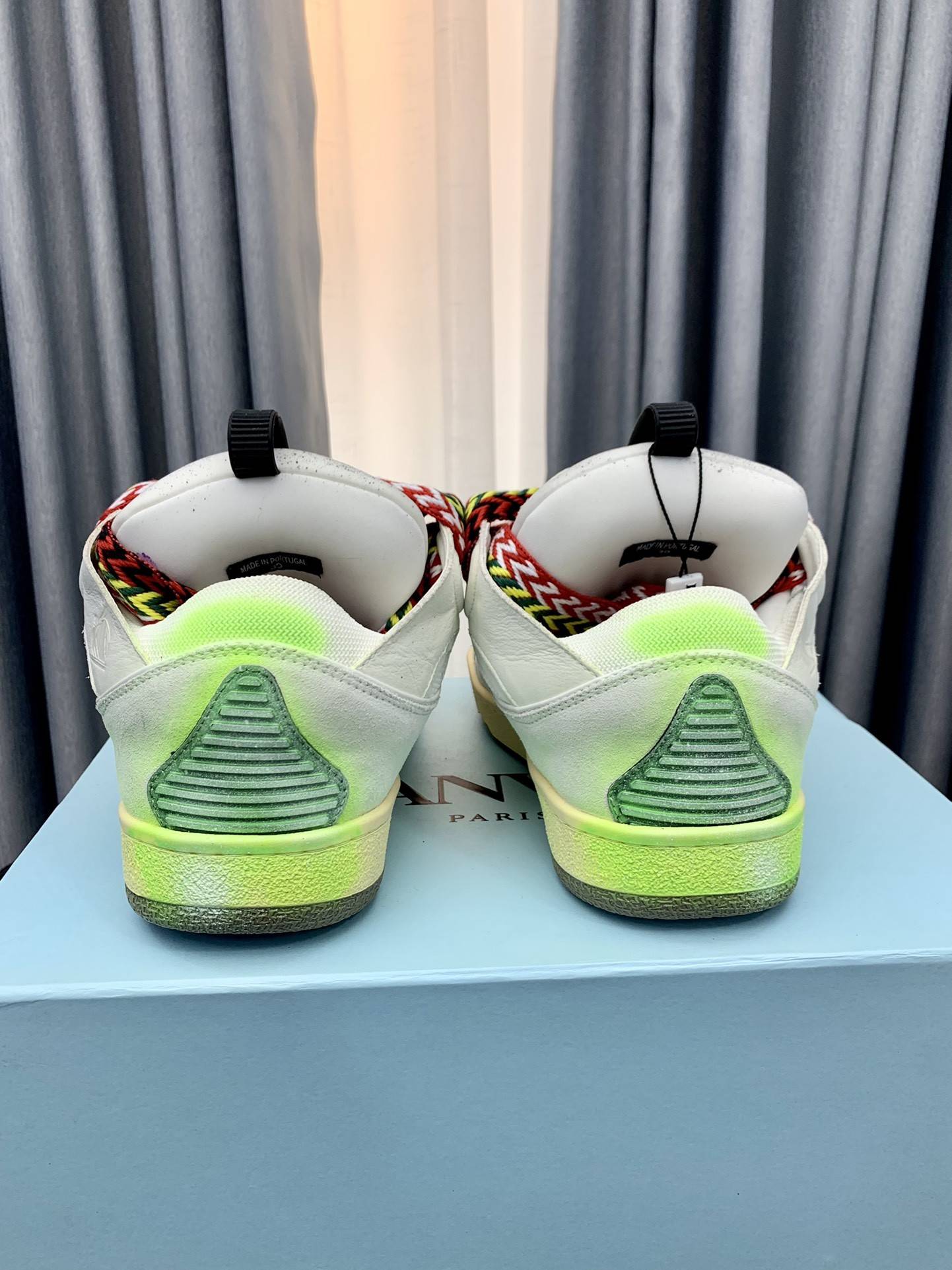 LA*N Sneaker