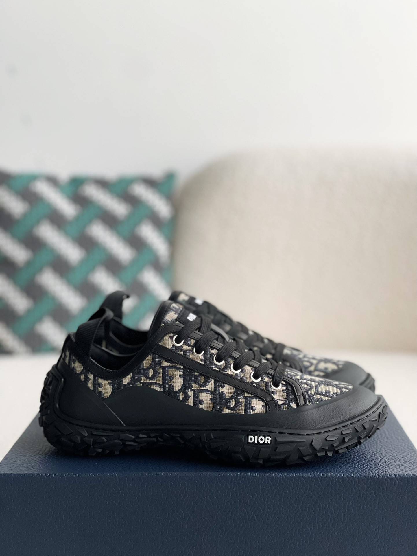 D*OR B28 low-top sneakers