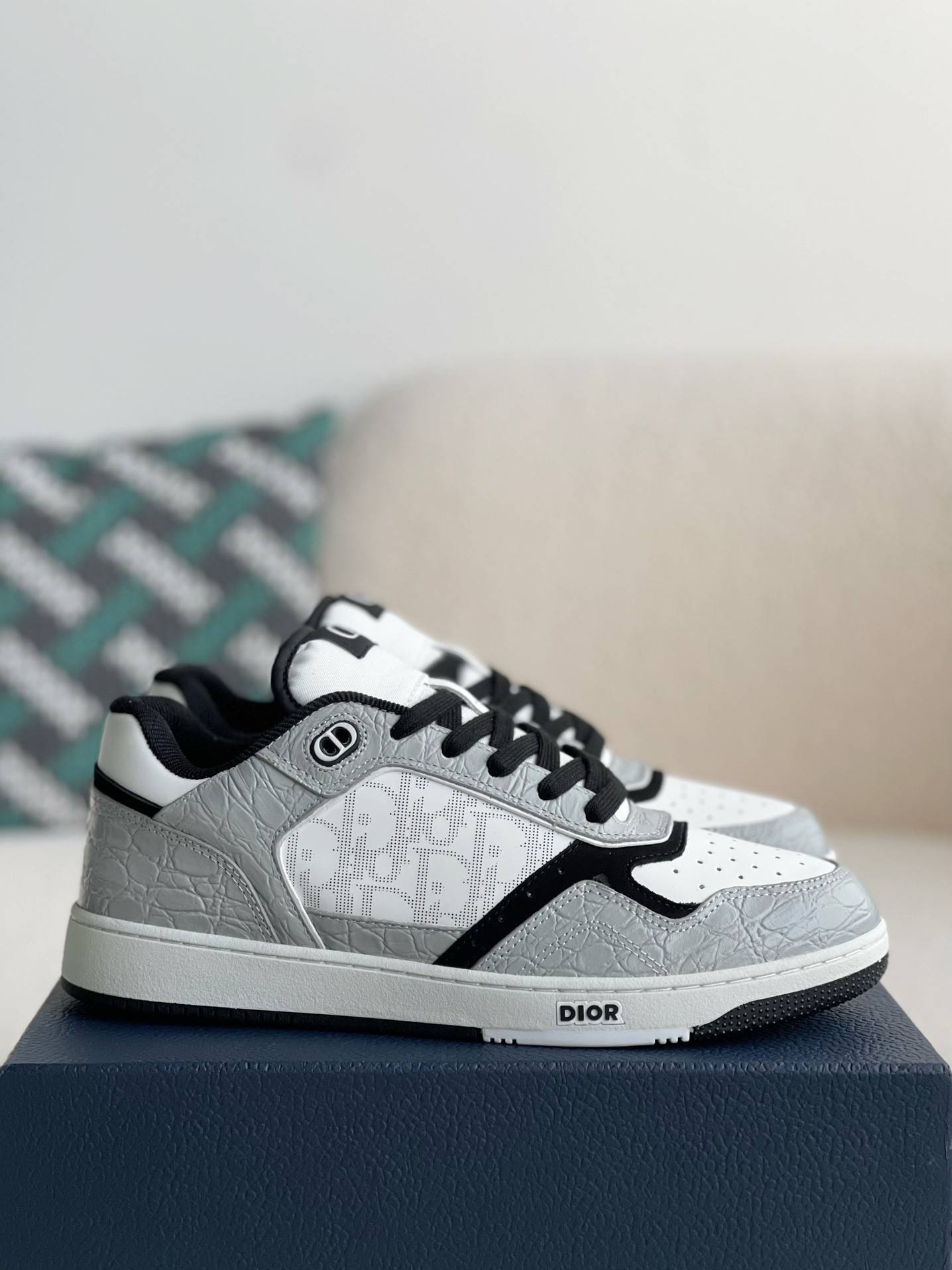 D*OR New B27 Sneaker