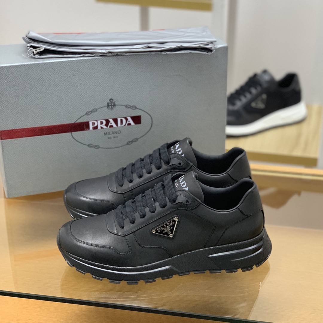 P*DA Sneakers