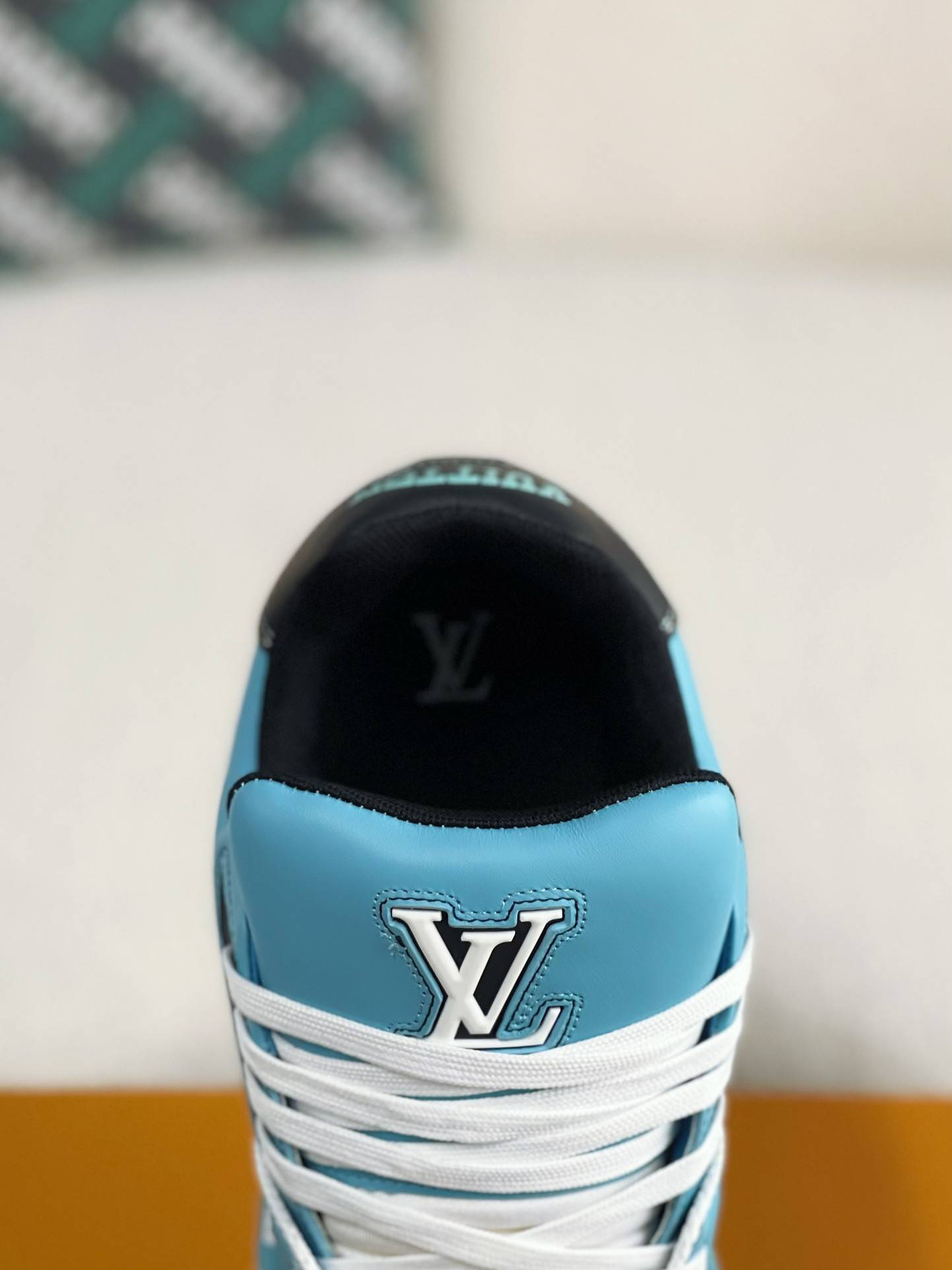 L*V TRAINER SNEAKERS