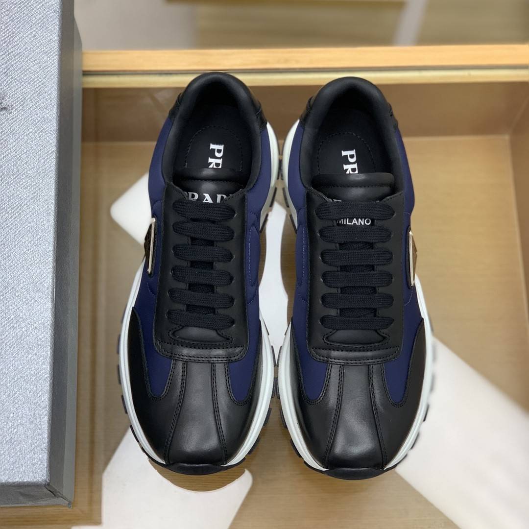 P*DA Sneakers