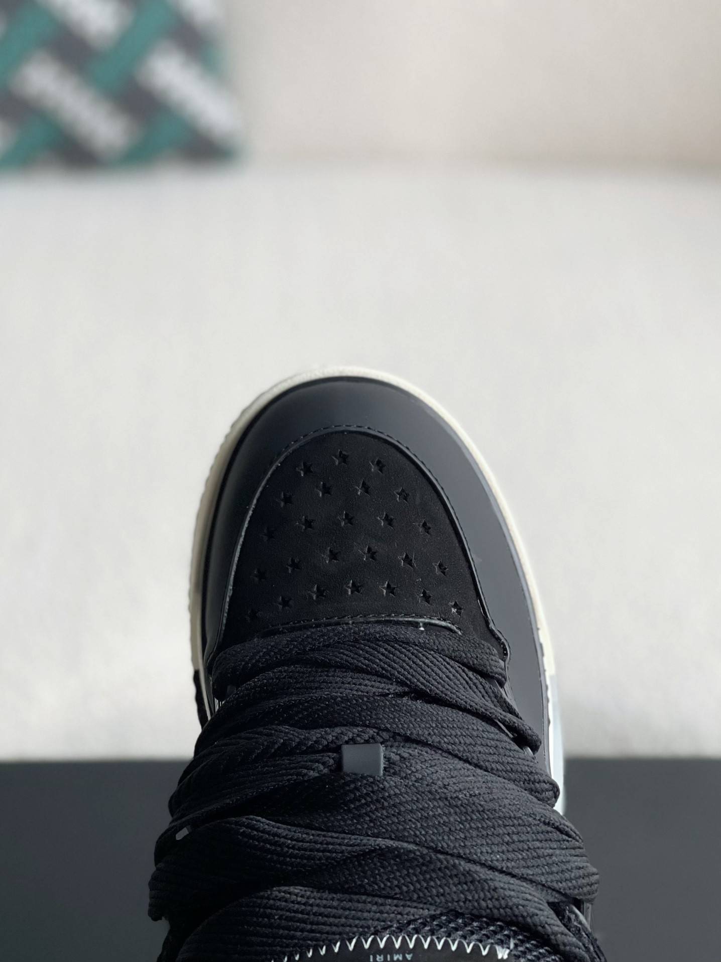 A*RI Sneakers