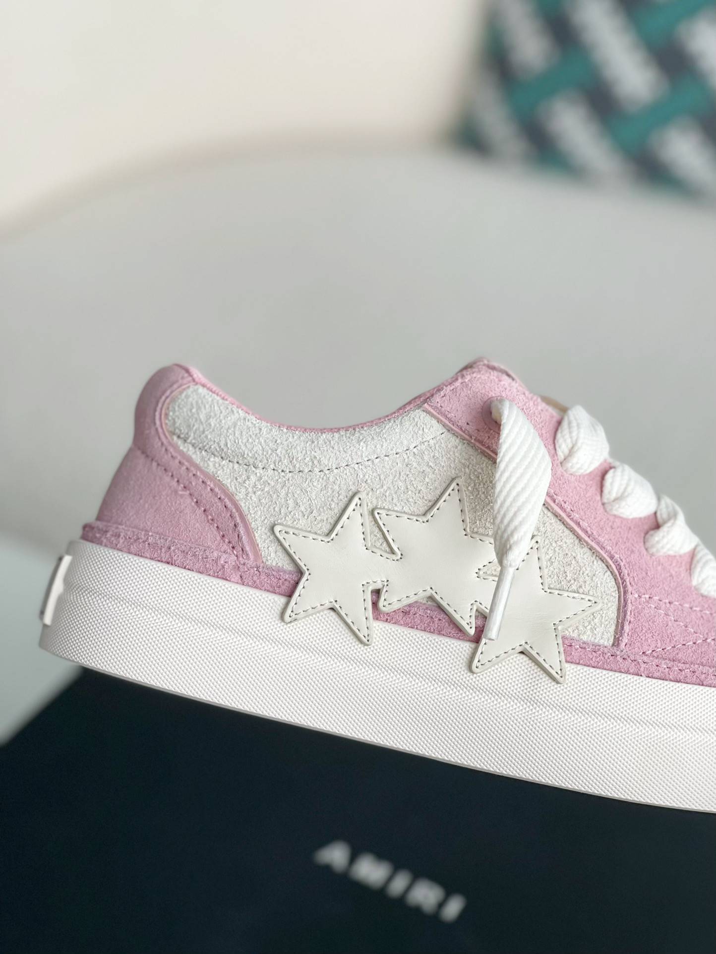 A*RI Sneakers