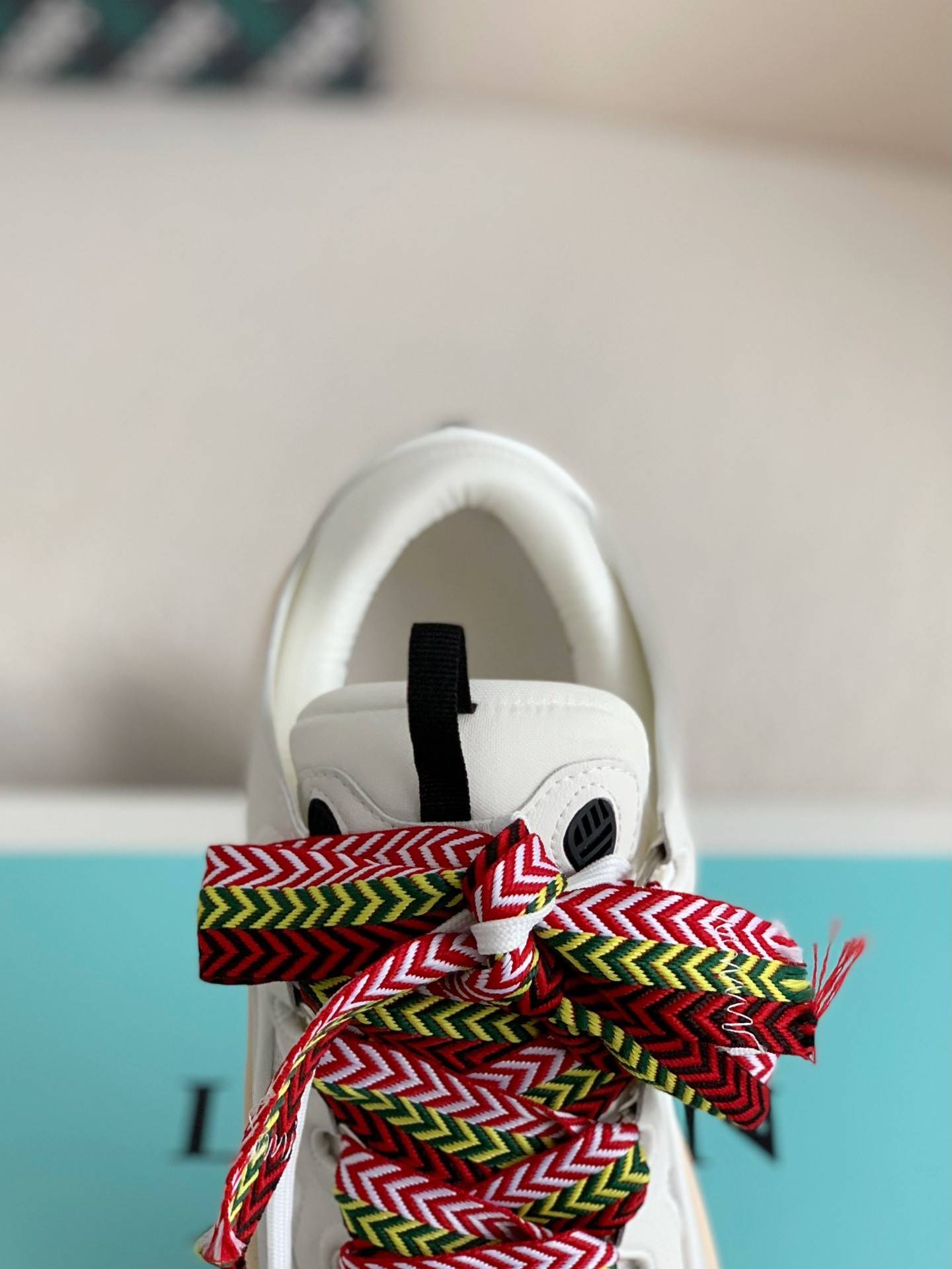LA*N Sneaker