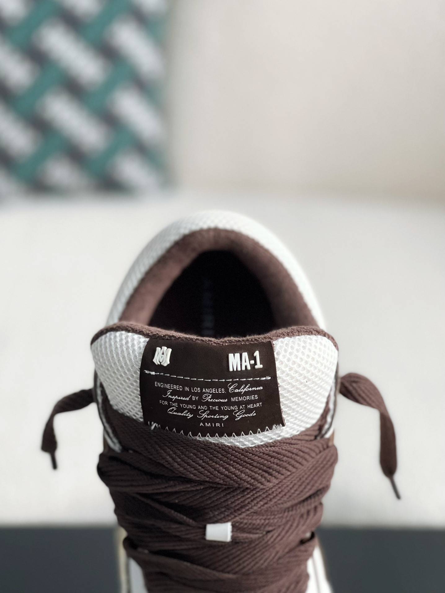 A*RI sneaker