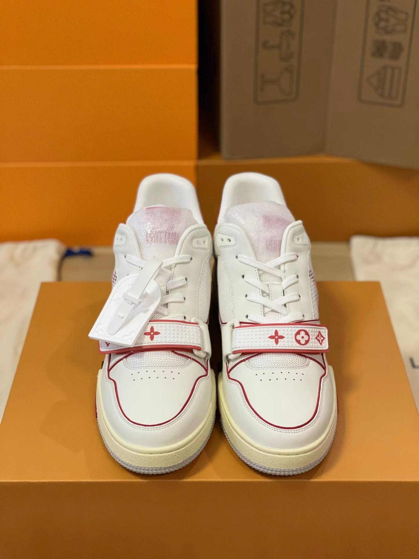 L*V TRAINER 1A98UX Sneakers Fall/Winter