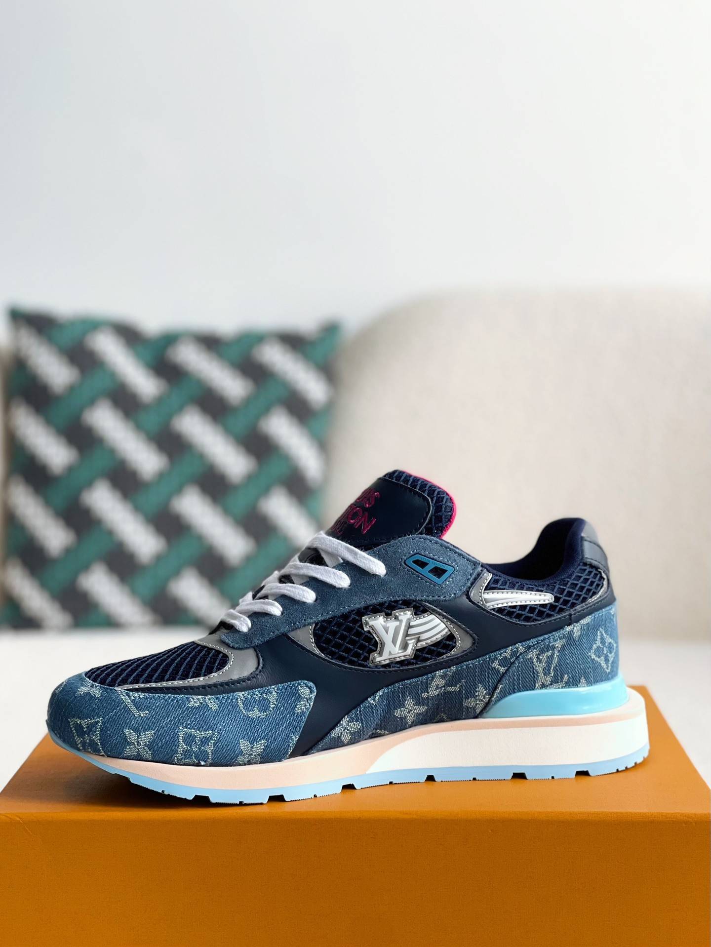 L*V Low-top running shoes