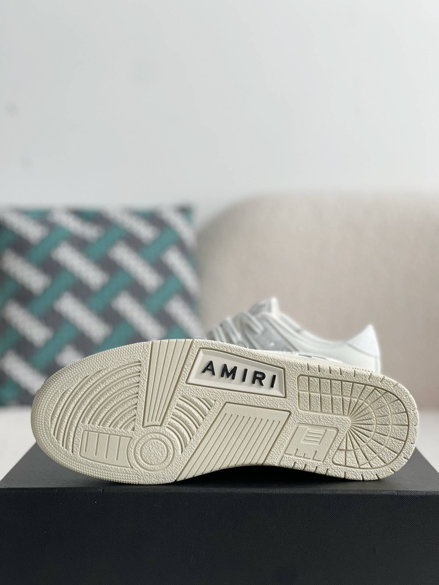A*RI Bone Sneakers