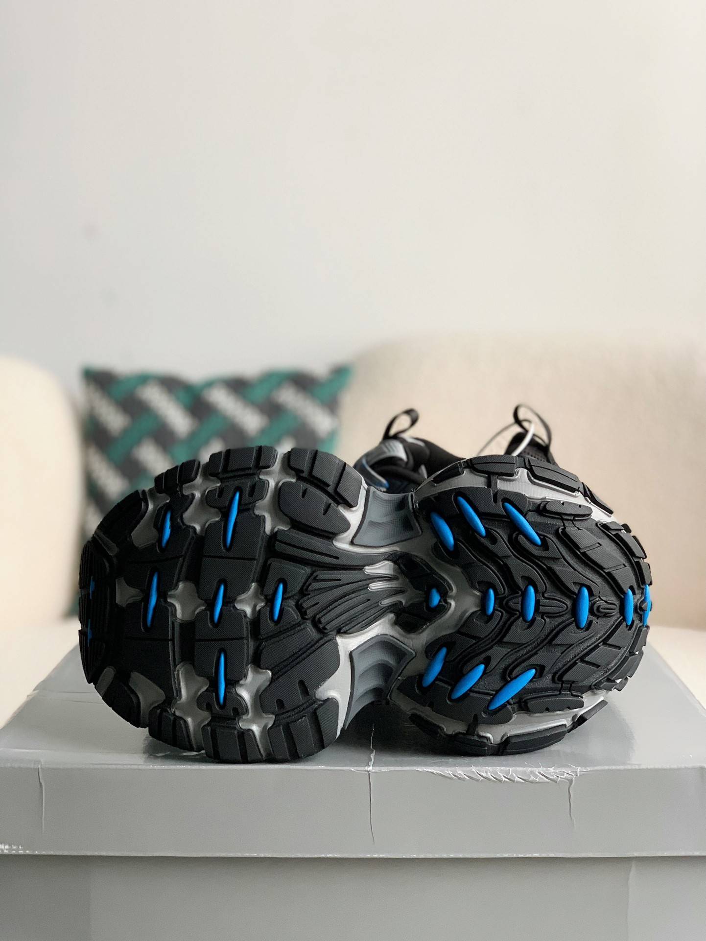 BLCG Runner Sneaker