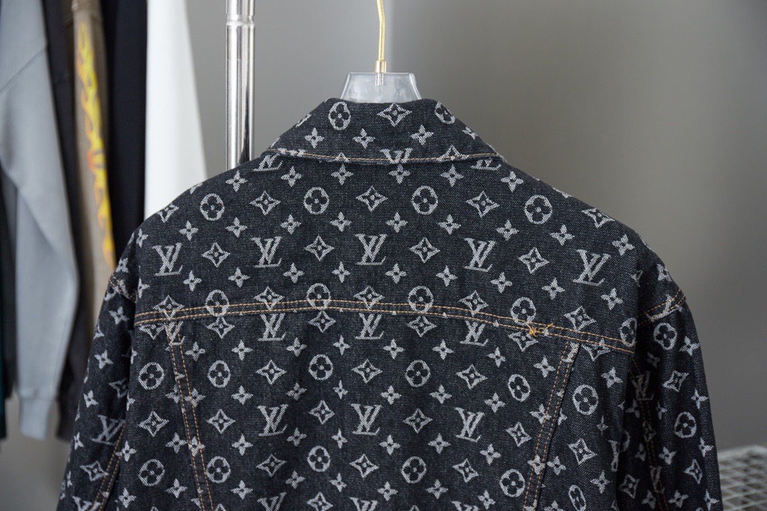 L*V x  FA  Monogram