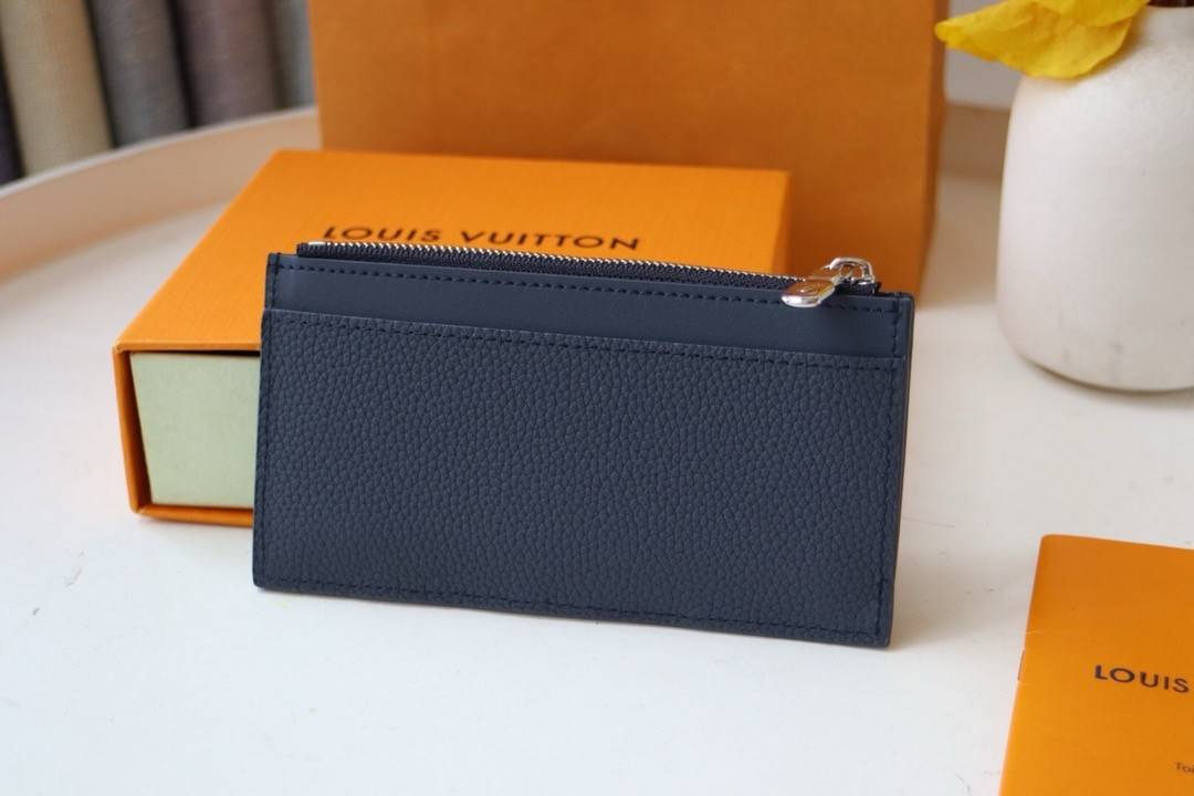 L*V card bag