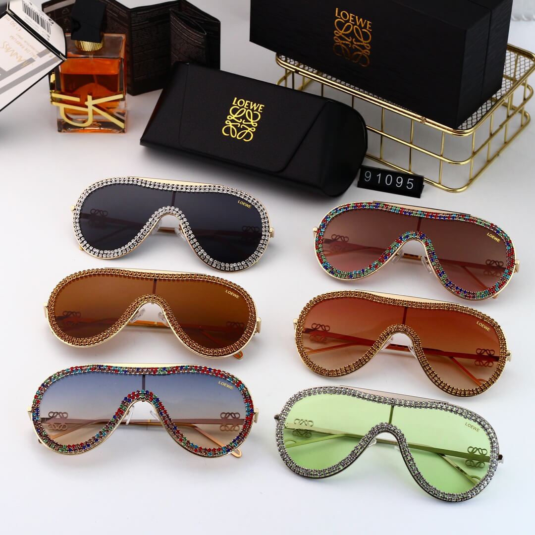 fashionable Di*m*nd shield sunglasses