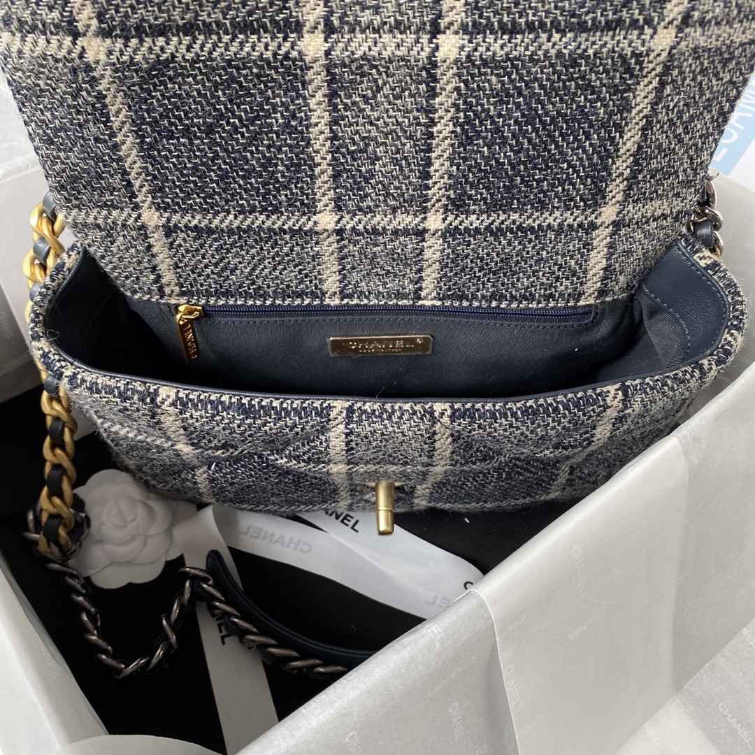 Chanle 19 Handbag