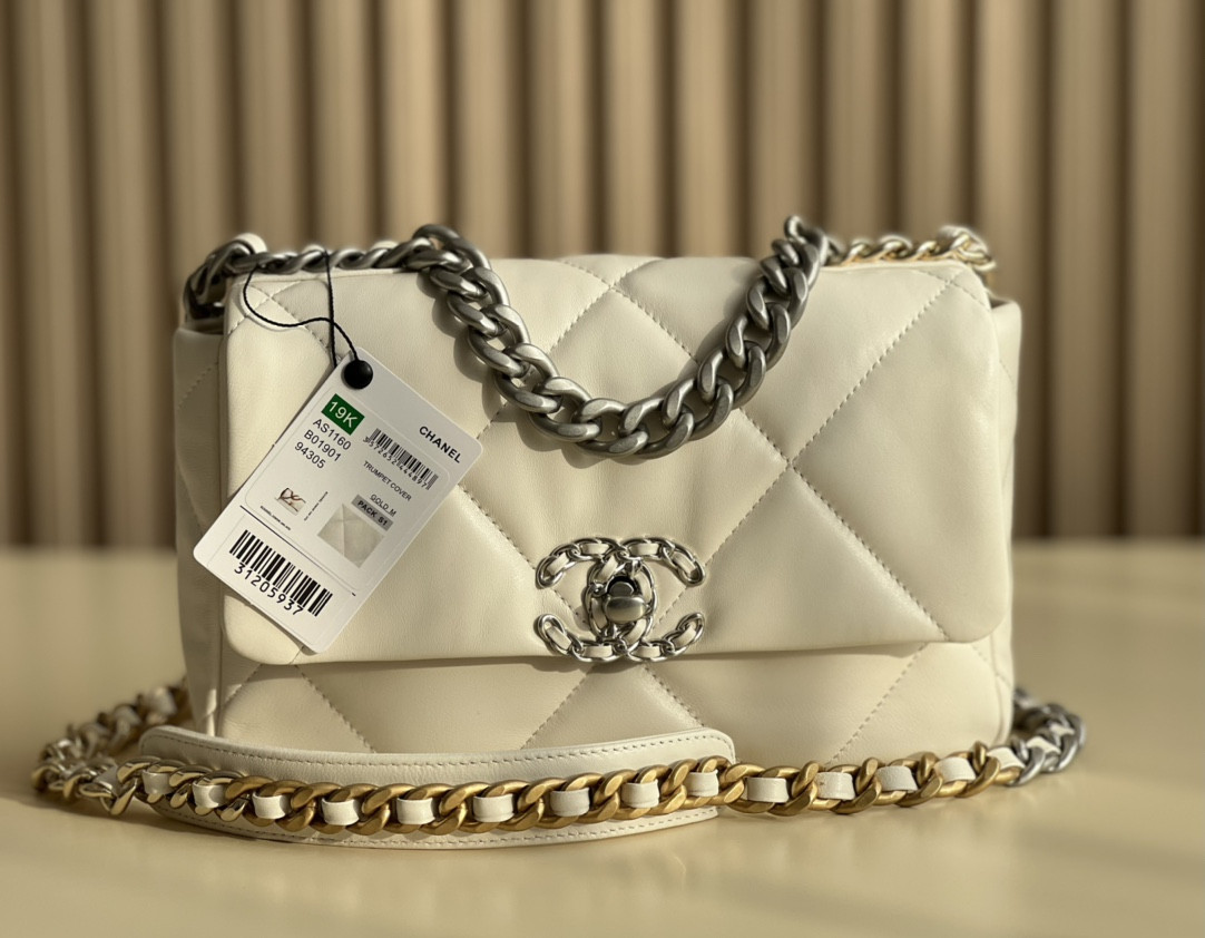 Chanle 19 Handbag