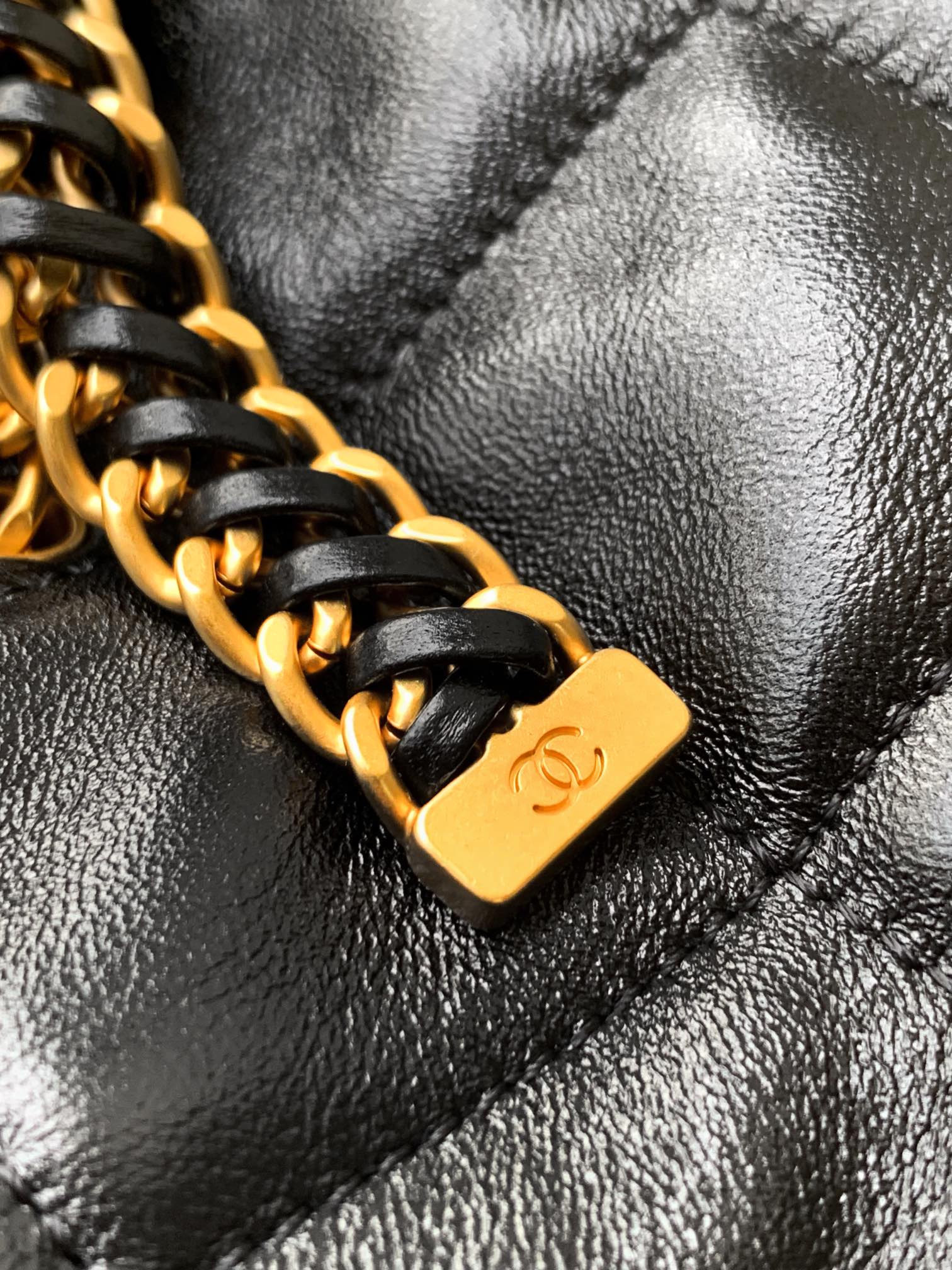 Chanel 25p Hobo Bag