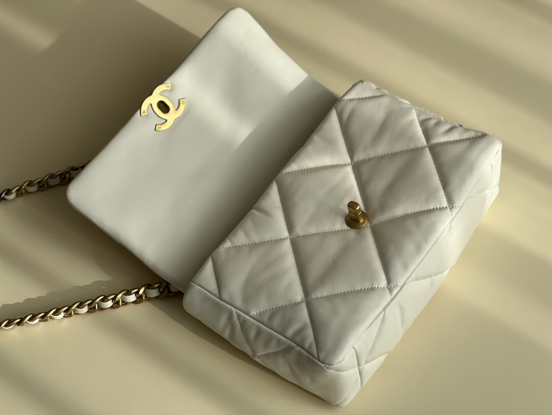 Chanle 19 Handbag