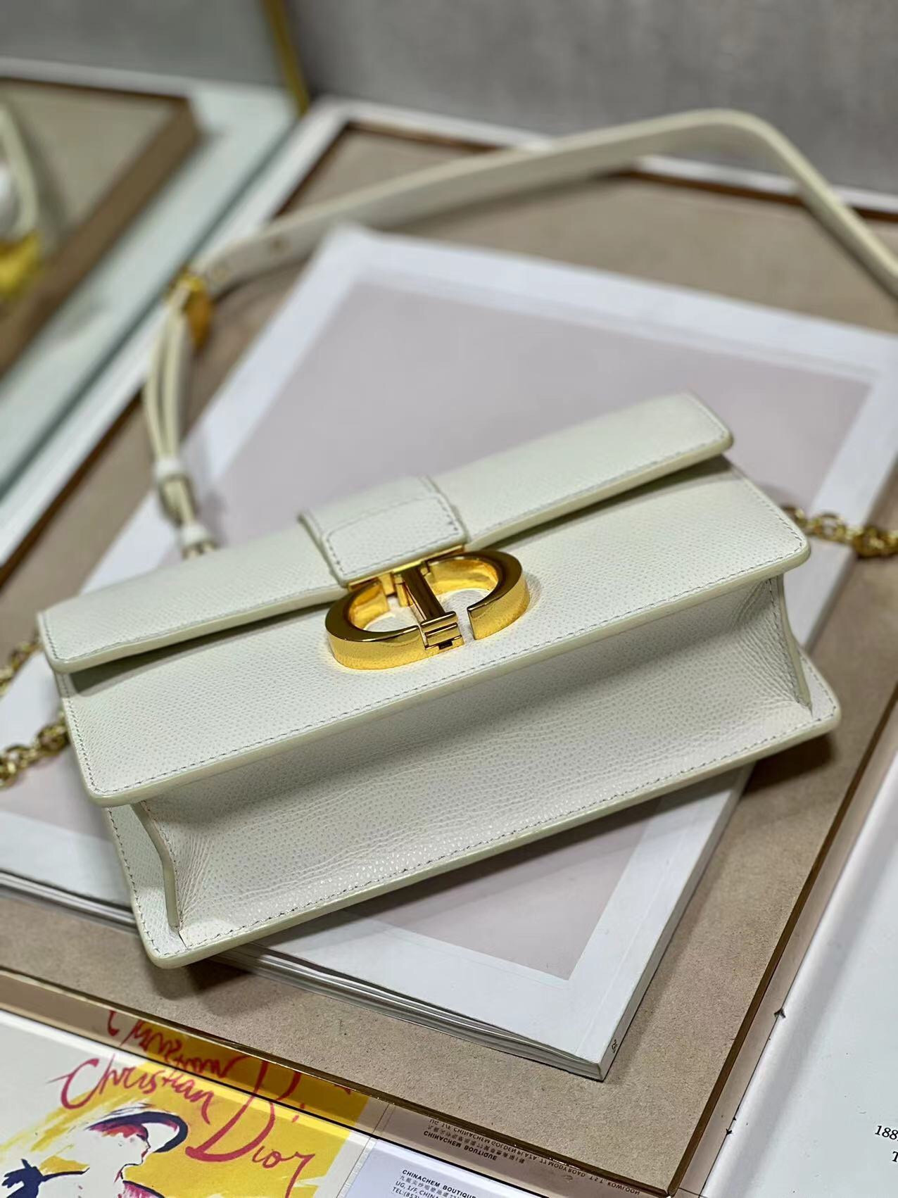 30 Montaigne East-west Bag With Chain