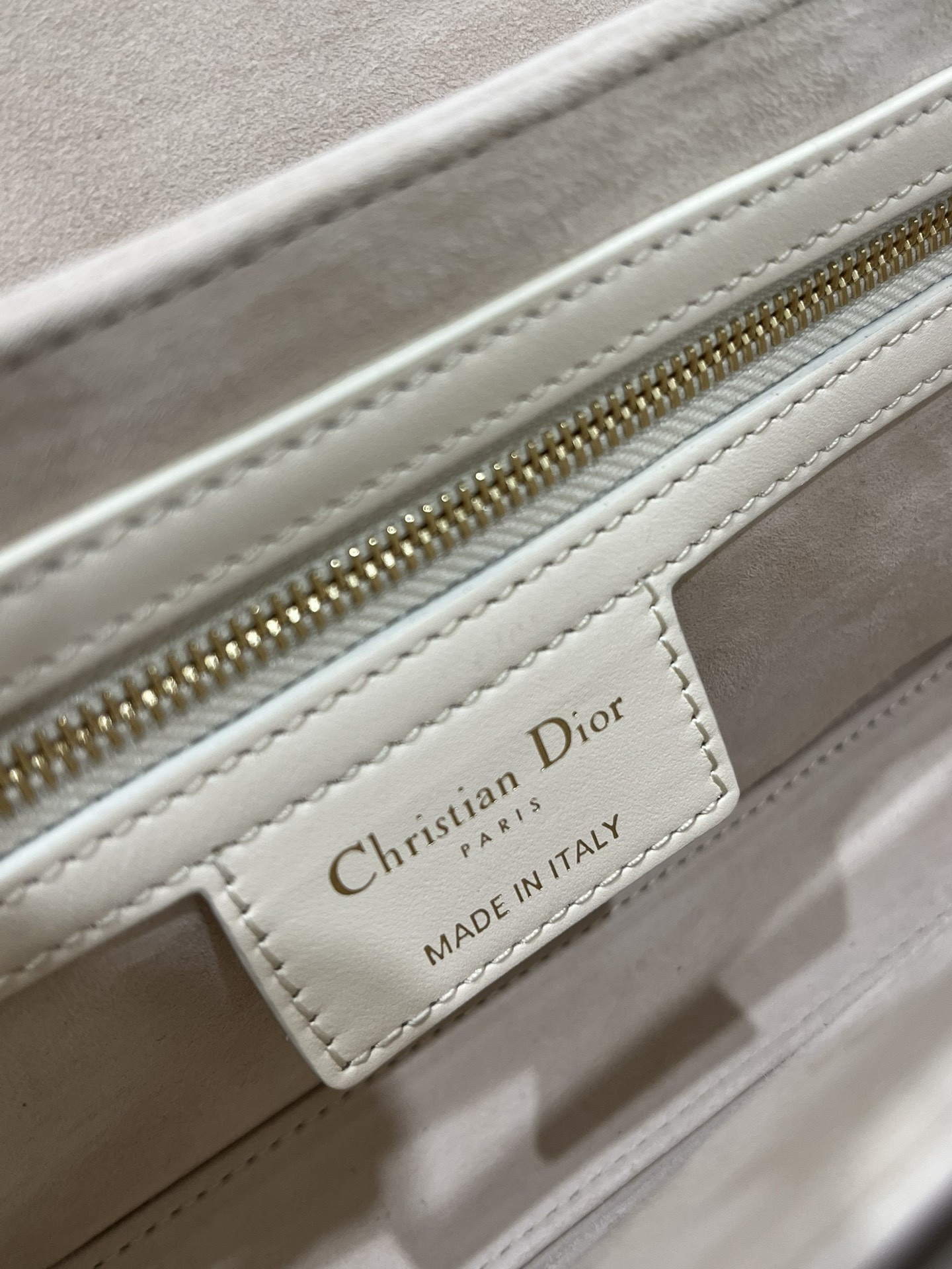 30 Montaigne Bag