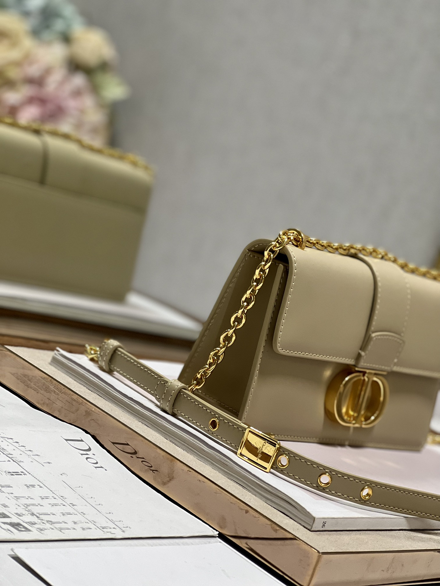 30 Montaigne East-west Bag With Chain