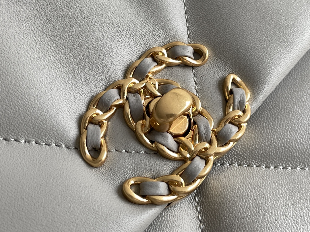 Chanle 19 Handbag