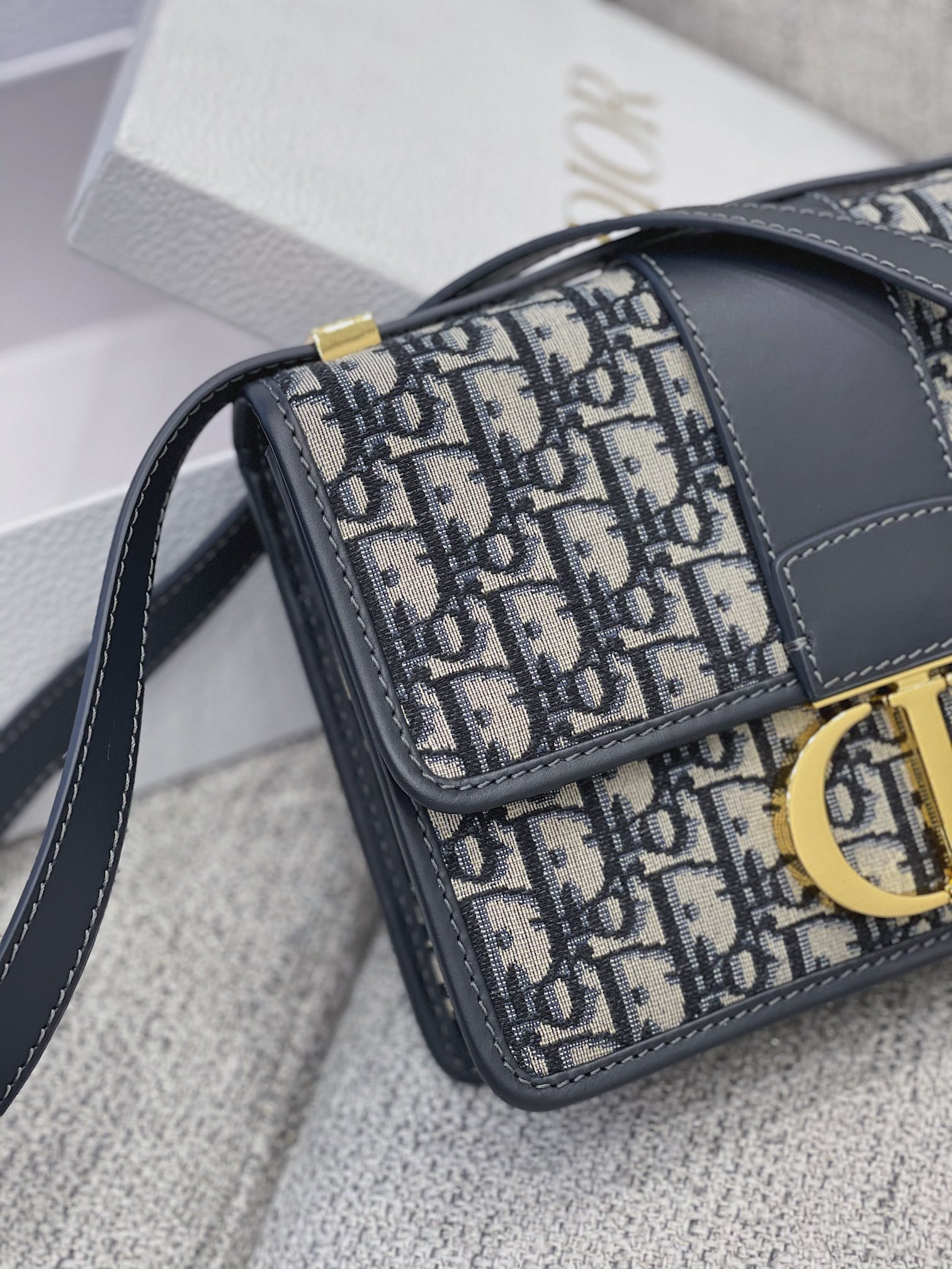 30 Montaigne Bag