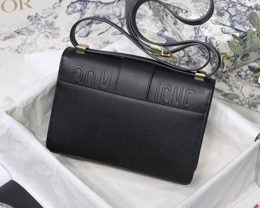 30 Montaigne Bag