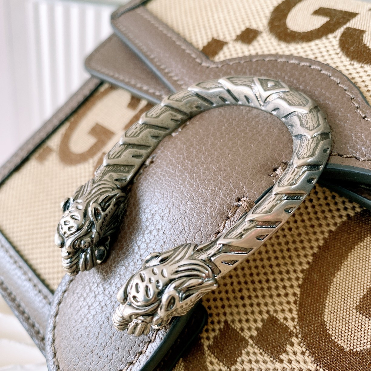G*u*i dionysus bag