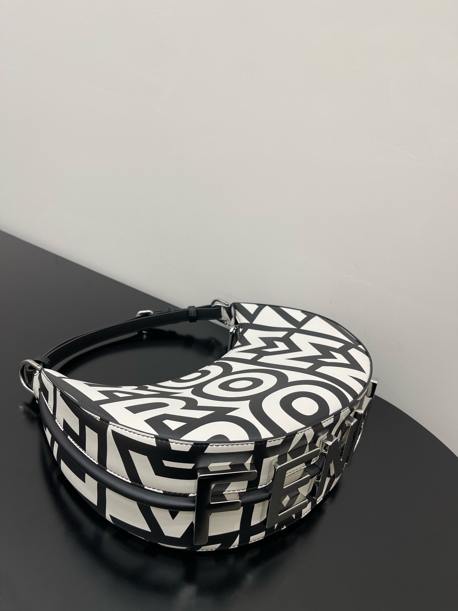 Fendi Praphy