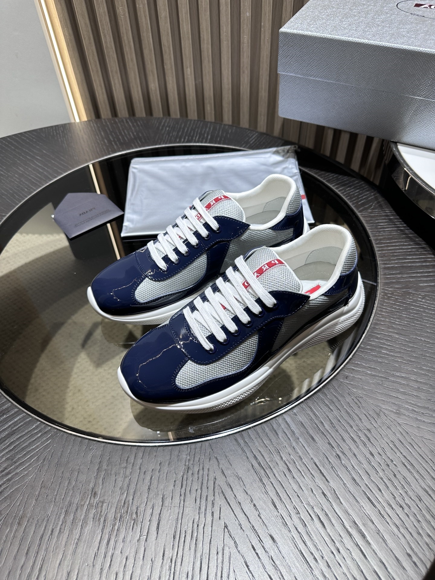 P*DA Sneakers